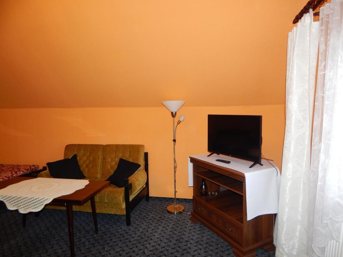 Penzion Dřevěnka Osecna Esterno foto